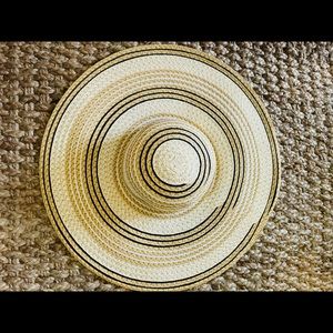 NWOT Calvin Klein Raffia Sunhat Brown White Black Straw Beach